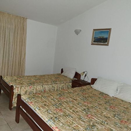 The Four Fish Apartment Petrovac ภายนอก รูปภาพ