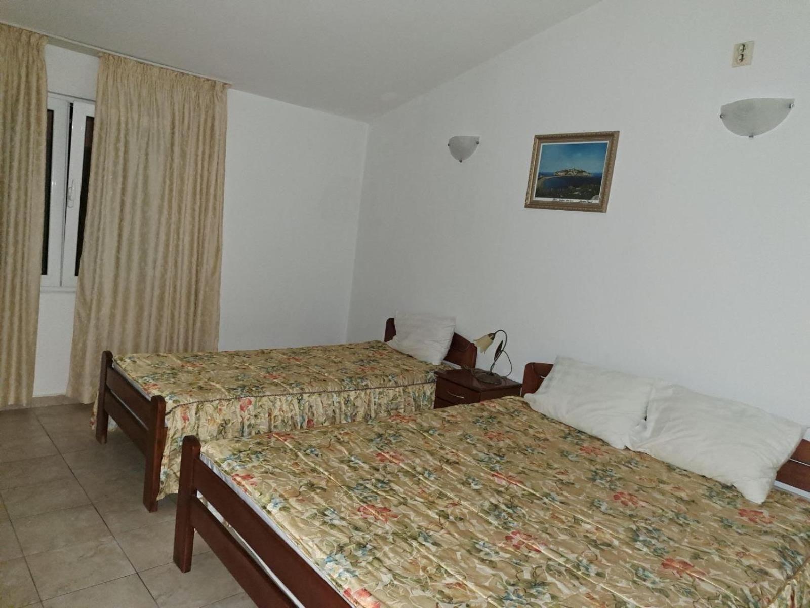 The Four Fish Apartment Petrovac ภายนอก รูปภาพ